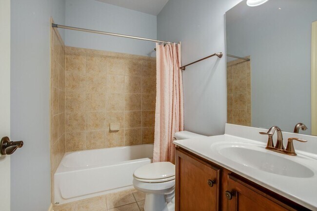 Building Photo - Executive rental in Ravenwood HS zone