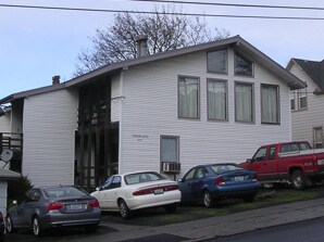 Foto del edificio - 345 NE Kamiaken St