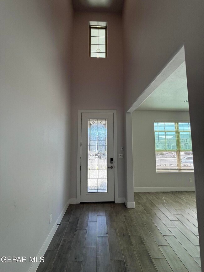 Foto del edificio - 2233 Sandstone Pl