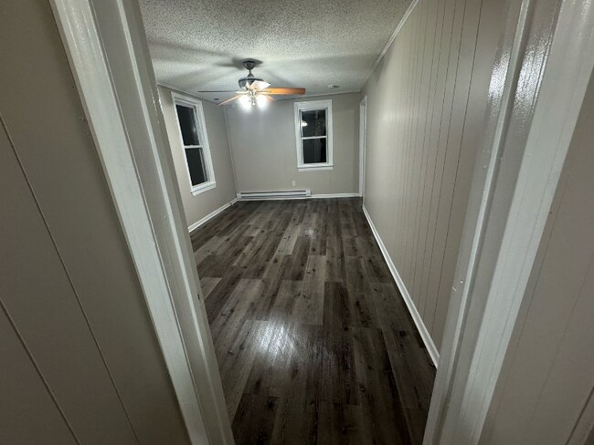 Foto del edificio - 99 Mammoth Rd