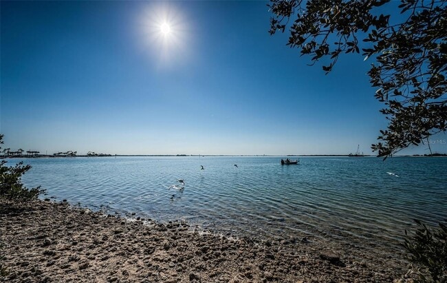 Foto del edificio - 2 Causeway Blvd