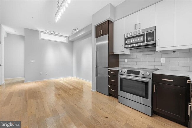Building Photo - 1474 Belmont St NW