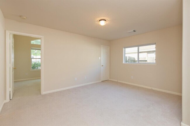 Foto del edificio - 6718 Springfield Garden Ln