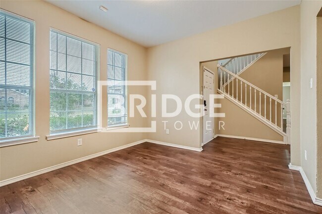 Foto del edificio - 3801 Remington Ct