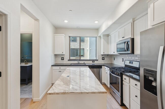 Building Photo - 25250 Villager Ln