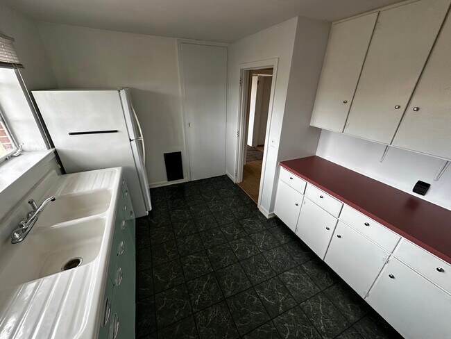 Foto del edificio - 723 E Hunt Rd