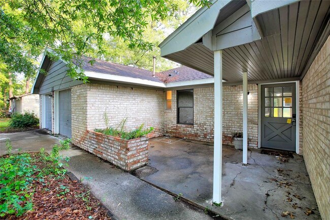 Building Photo - 1115 St Andrews Rd