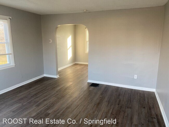 Building Photo - 2 br, 1 bath House - 1262 Cedarview Drive E