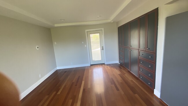 Building Photo - 794 Solana Dr