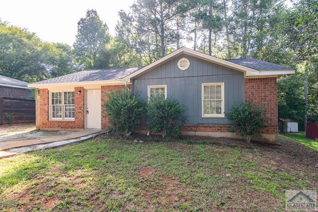 Primary Photo - 215 Woodridge Cir