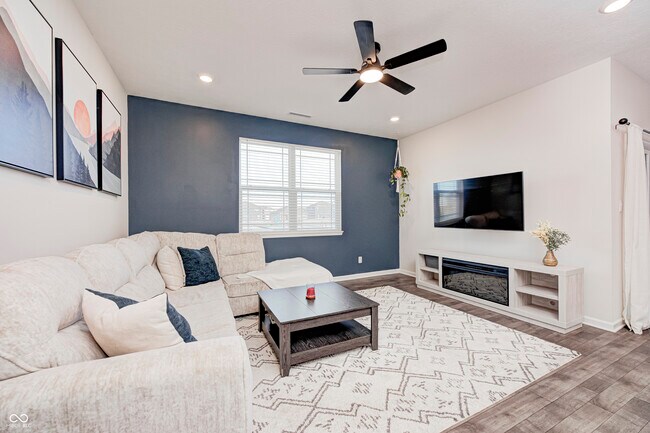 Foto del edificio - 2214 Warbler St