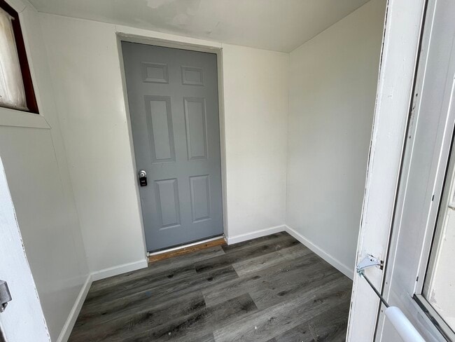 Mud room off driveway - 3814 10th Avenue Ct