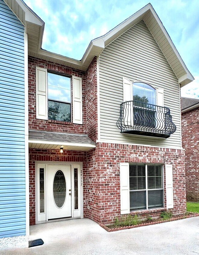 Foto principal - Spacious New Orleans-Style 3BR/2.5BA Townh...