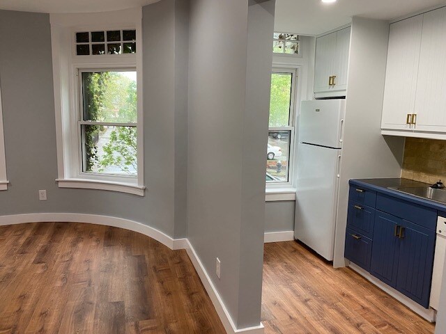 Building Photo - 32 Winchester St