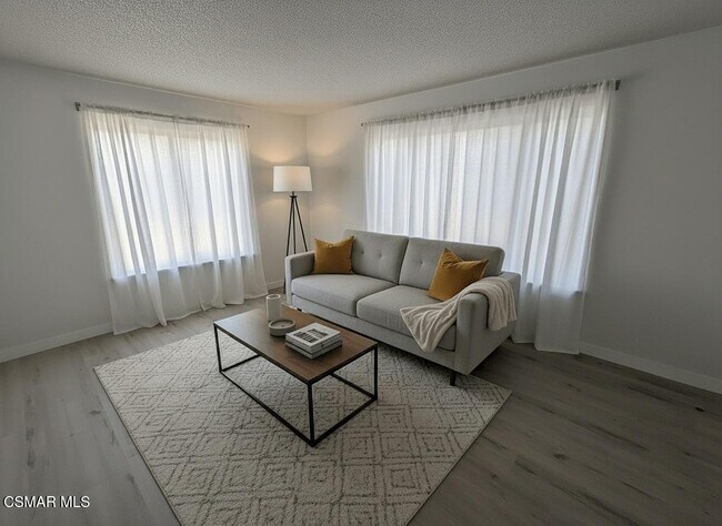 Foto del edificio - 22949 Sycamore Creek Dr