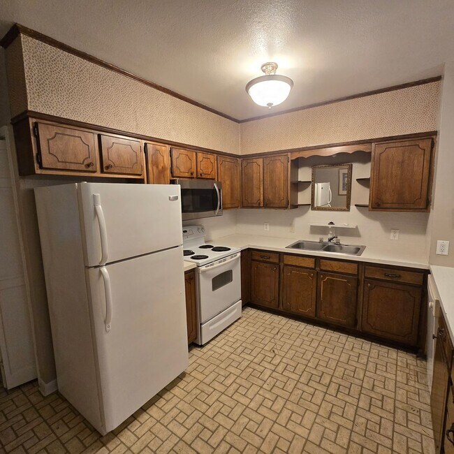 Foto del edificio - 2/1.5 Townhouse with Water, Trash, Sewer, ...