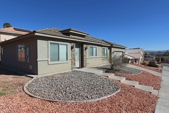 Building Photo - 2761 E 175 N