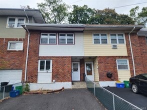 Building Photo - 12 Roosevelt Dr