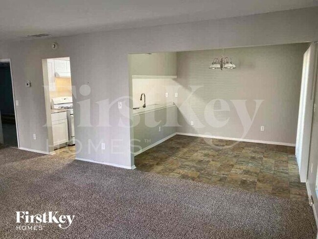 Building Photo - 5040 Leland Dr