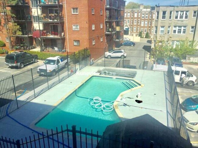 Foto del edificio - 2Br/1Bth, Available Sep. 1, 2026.  H/HW included. Swimming pool!  MUST SEE!!