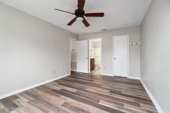 Building Photo - 604 N Forty Rd