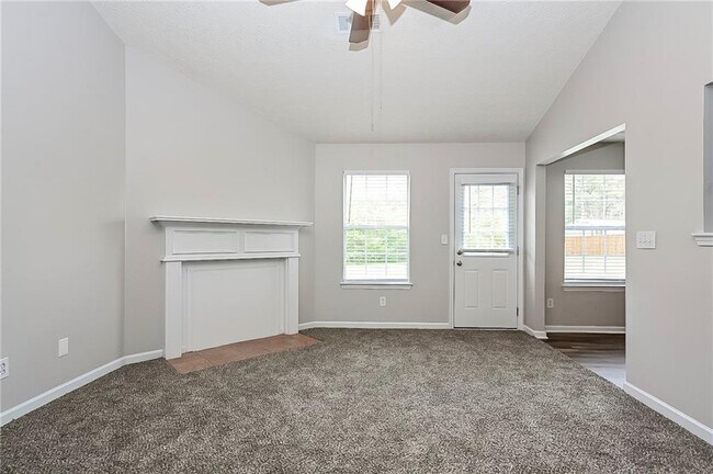 Building Photo - 25 Lewis Ln