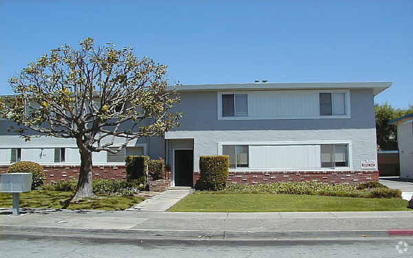 Building Photo - 3047 David Ave