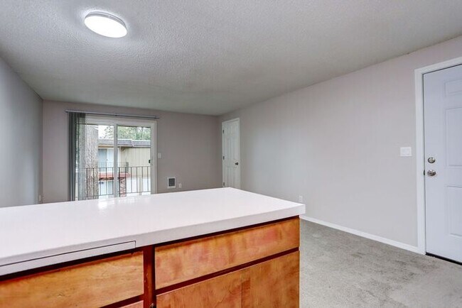 Foto del edificio - Super spacious 2 bedroom unit in the perfe...