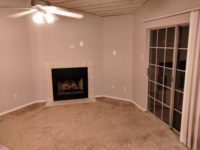 Building Photo - 79 Leafwood Ln