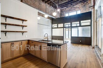 Building Photo - 124 Monroe Ave