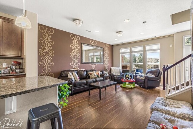 Foto del edificio - 8912 E Otero Pl