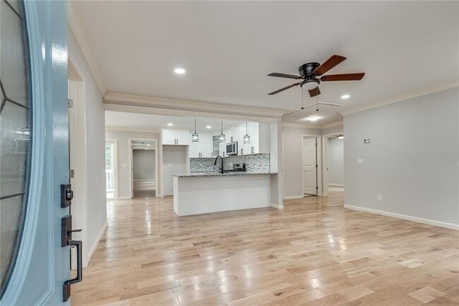 Building Photo - 2575 Barrylynn Dr
