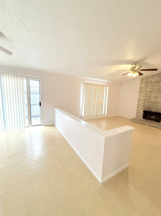 Building Photo - 12119 Tambourine Dr