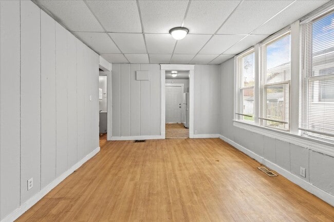 Building Photo - 38-38 N Grant Ave