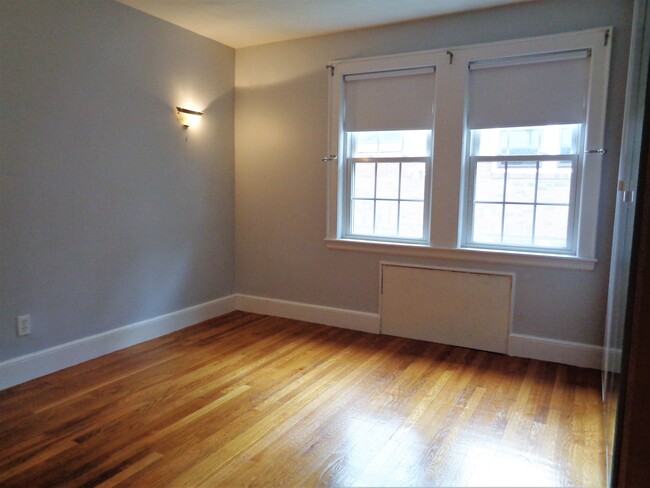 Foto del edificio - 55 Cottage Farm Rd