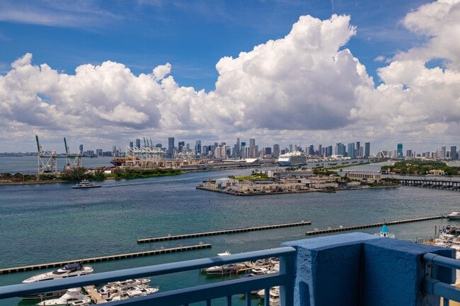 Building Photo - 90 Alton Rd