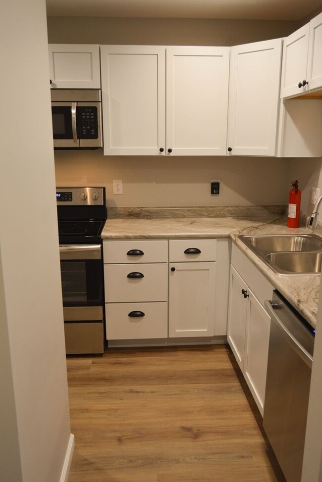 Building Photo - 2464 S Burberry Ln