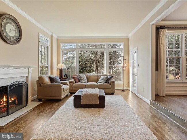 Building Photo - 3732 Center Way