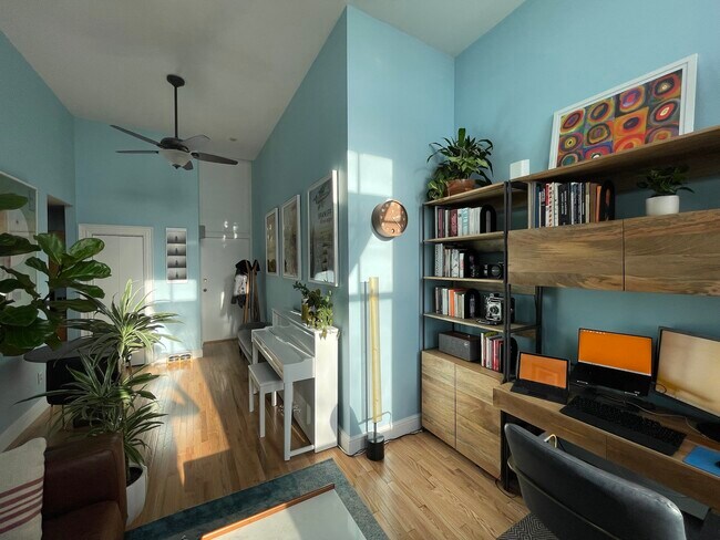 Foto del edificio - 350 W Fourth St