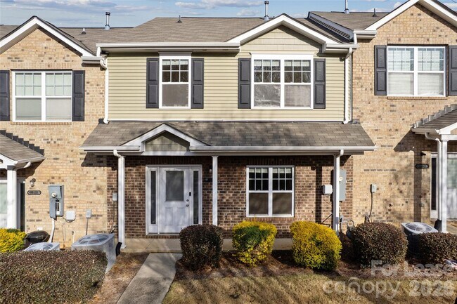 Foto del edificio - 10439 Benfield Rd