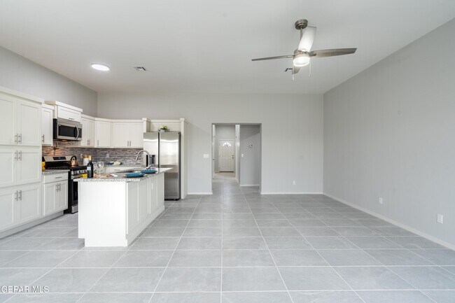 Building Photo - 720 Paseo Dulce Ave