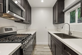 Building Photo - 410 Lucas Ave
