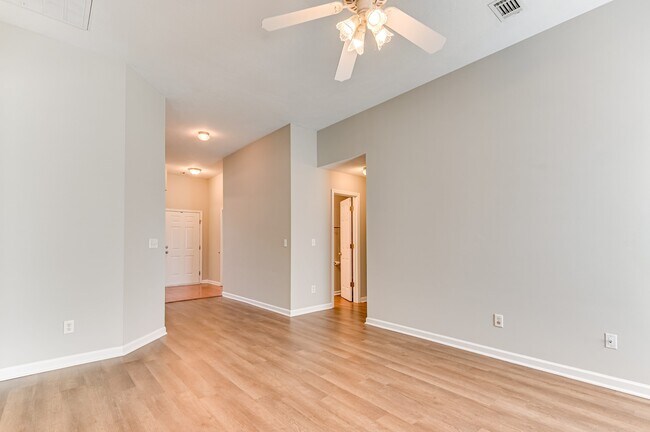 Foto del edificio - 536 Stirling Bridge Rd