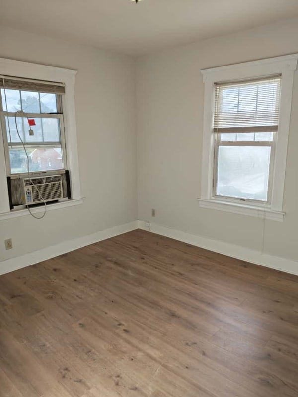 Building Photo - 411 Brook St