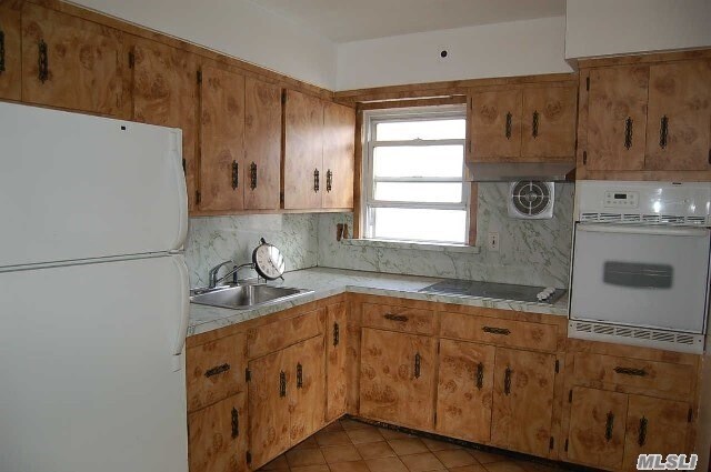 Building Photo - 17 Cochran Pl
