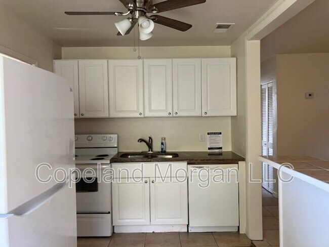 Building Photo - 2033 20th St S