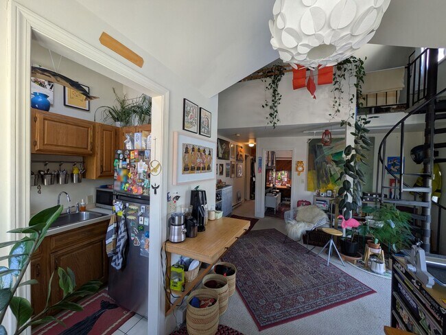 Building Photo - Amazing 1.5 Bed/1 Bath in Brighton near the T