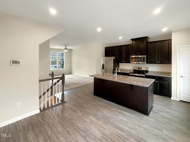 Building Photo - Room in Townhome on Journey Pl