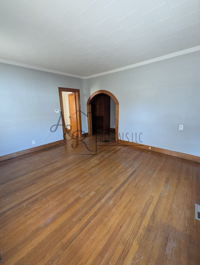 Foto del edificio - 206 W 1st St