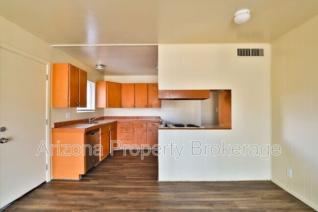 Foto del edificio - 3940 W. Glenn Dr.